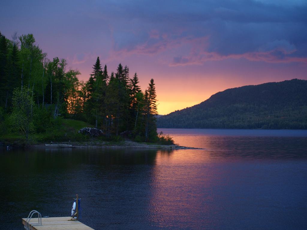 Auberge sur le lac Témiscouata Temiscouata Sur Le Lac Esterno foto