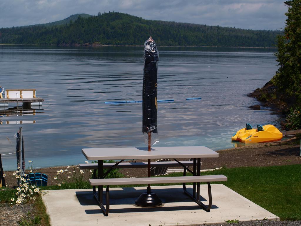 Auberge sur le lac Témiscouata Temiscouata Sur Le Lac Esterno foto